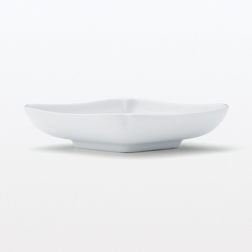 Hasami Ware Porcelain Fortune Plate ‐ Diamond White