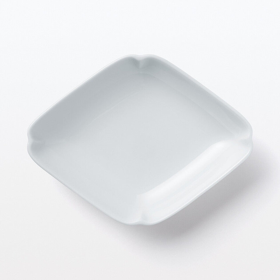 Hasami Ware Porcelain Fortune Plate ‐ Diamond White