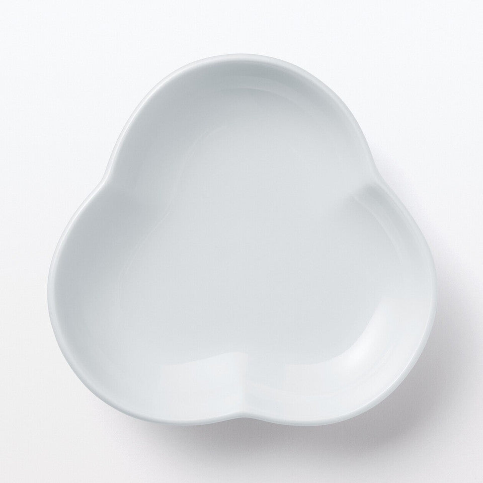 Hasami Ware Porcelain Fortune Plate ‐ Pine White
