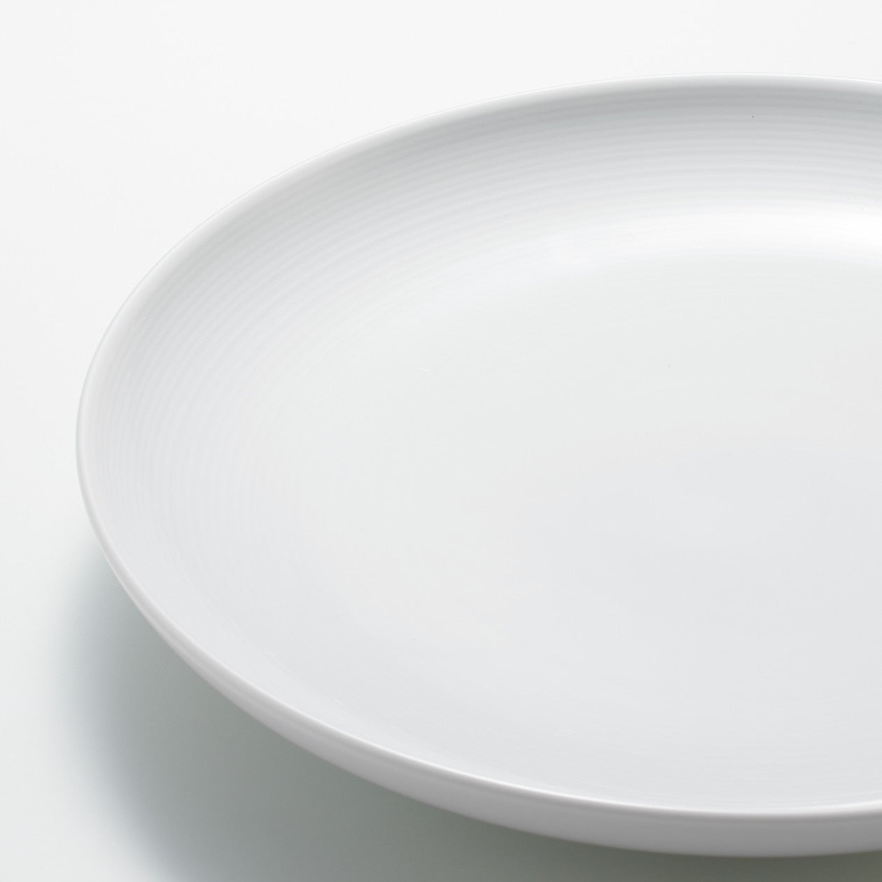Hakuji White porcelain plate, extra large