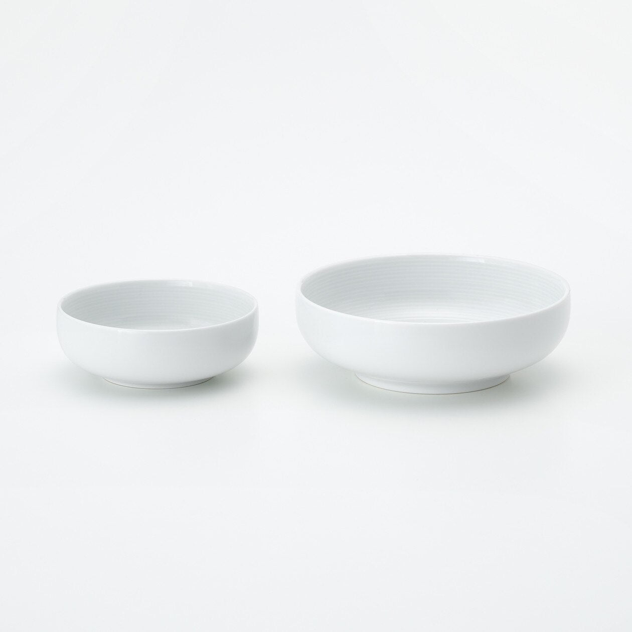 HAKUJI White porcelain shallow bowl, small