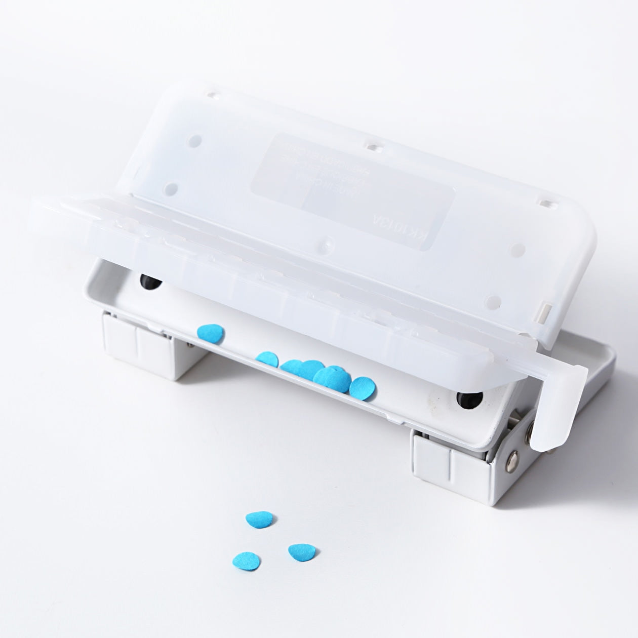 STEEL 2 HOLE PUNCH