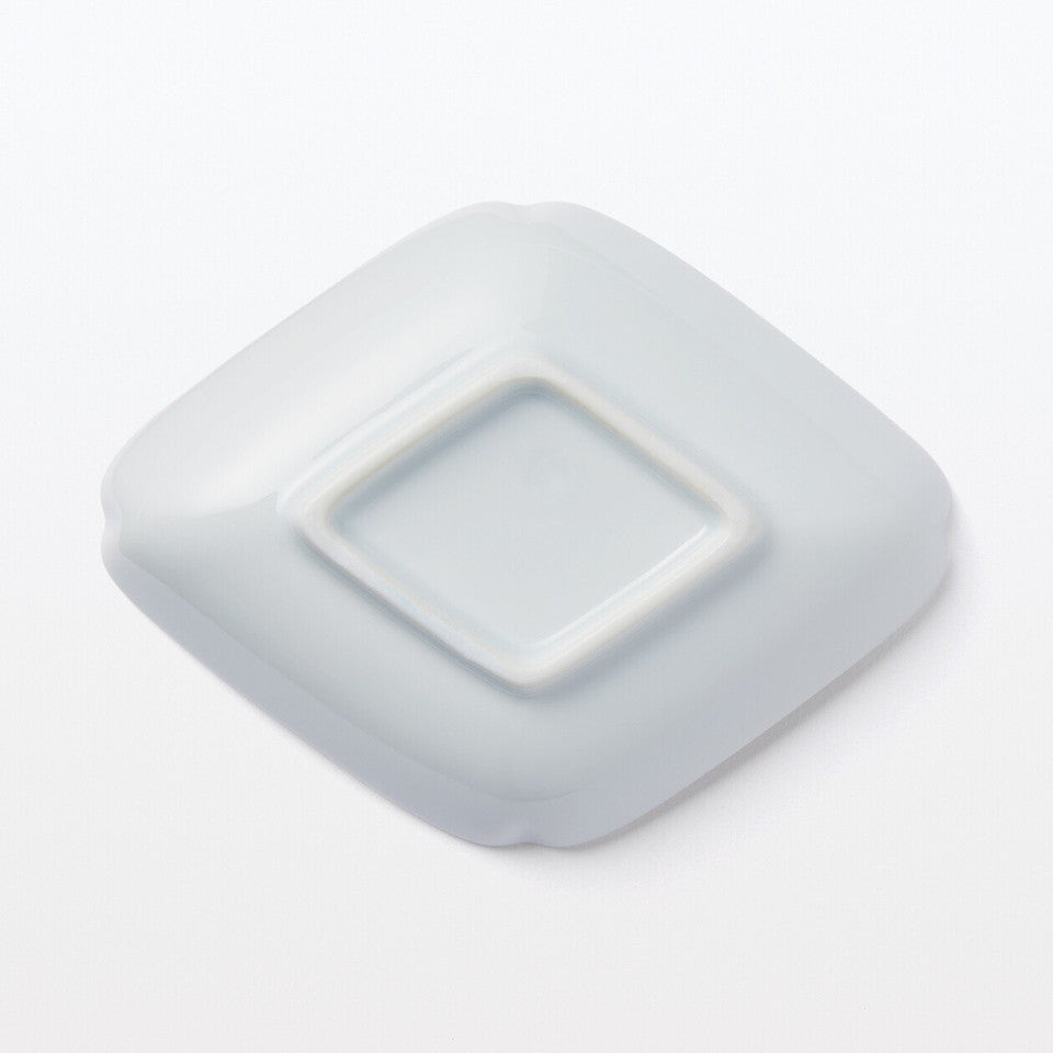 Hasami Ware Porcelain Fortune Plate ‐ Diamond White
