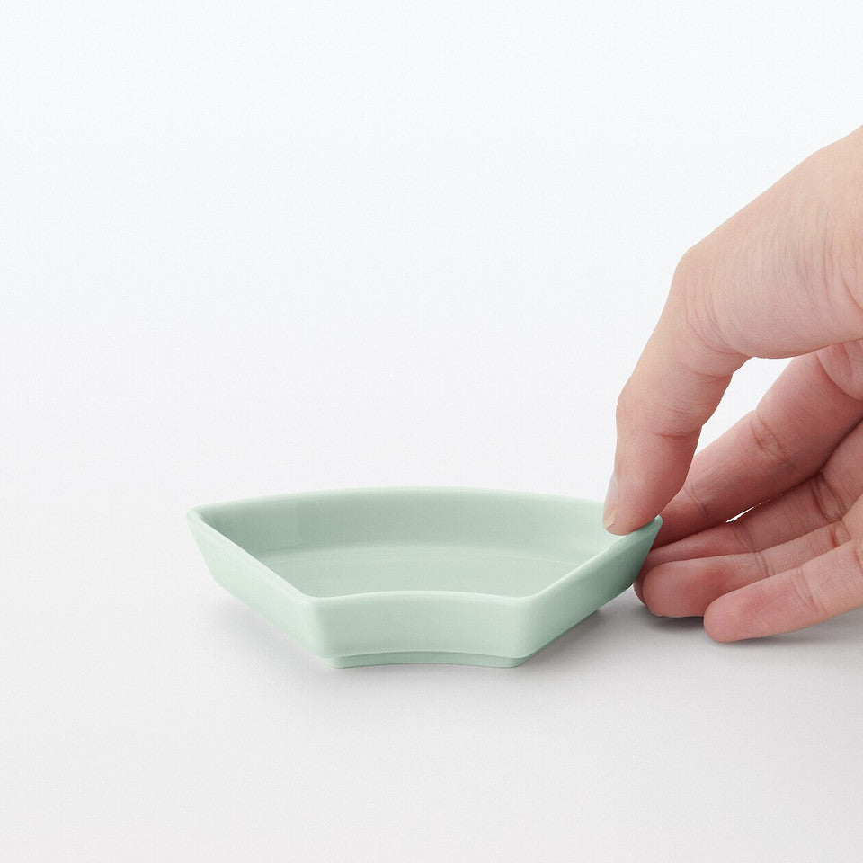 Hasami Ware Porcelain Fortune Plate ‐ Fan