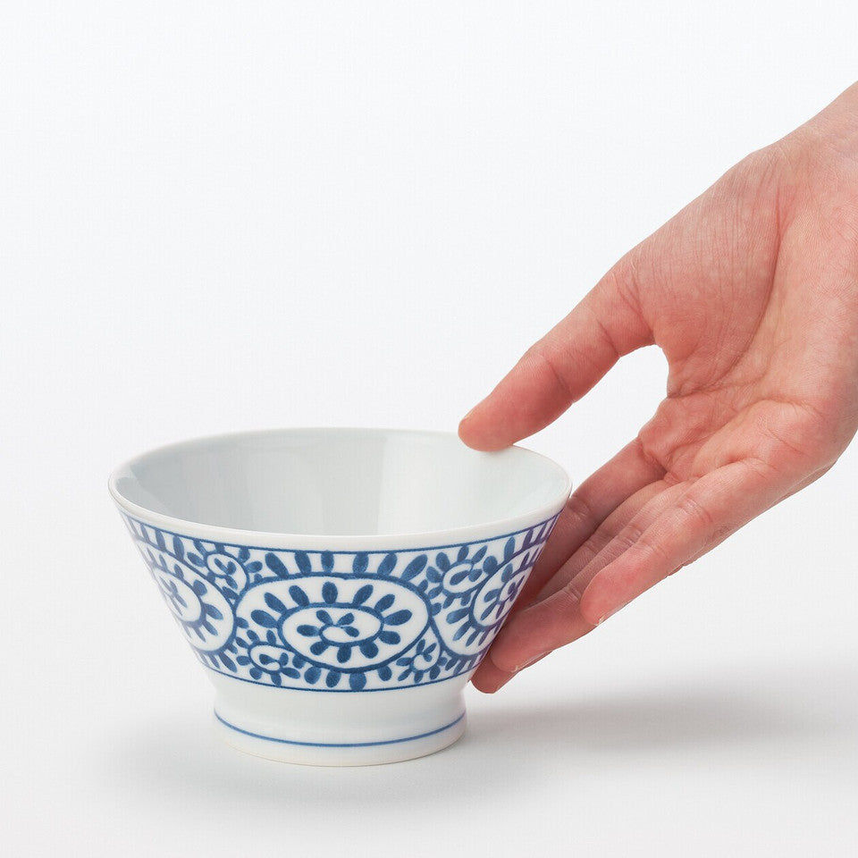 Hasami Ware Porcelain Rice Bowl ‐ Arabesque Pattern