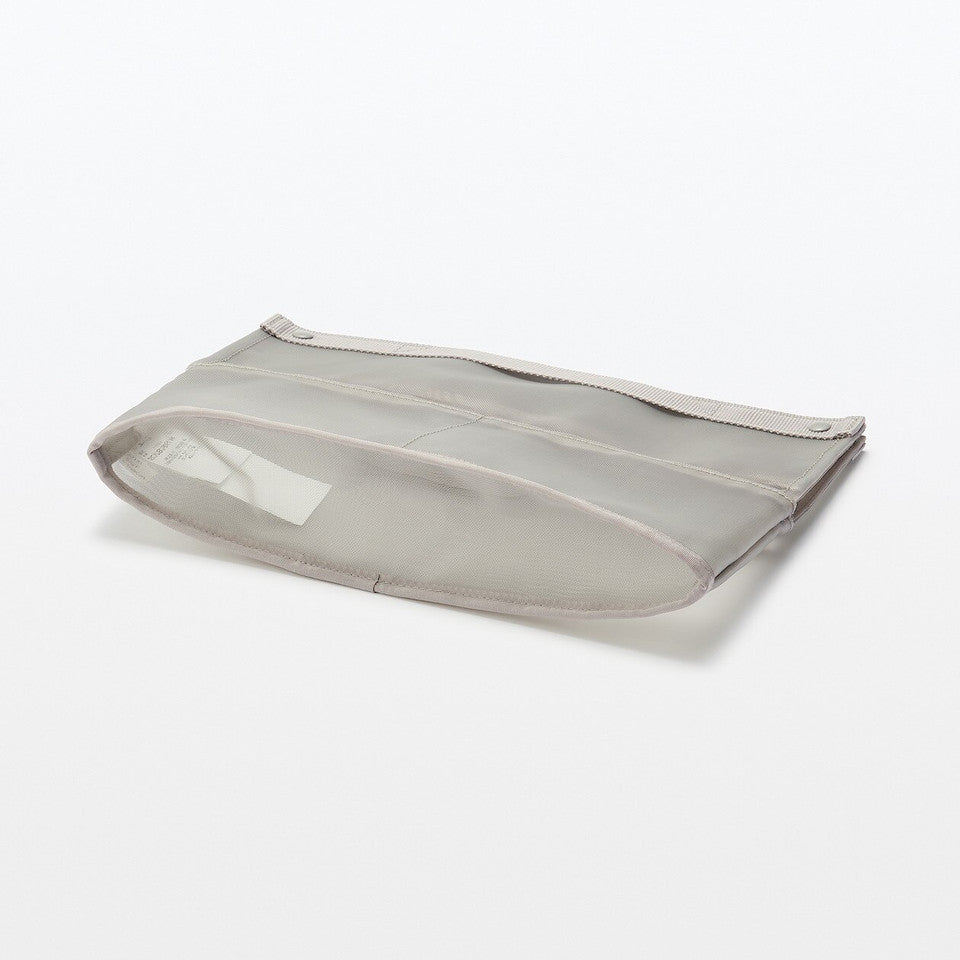 Nylon mesh Self‐standing pouch.