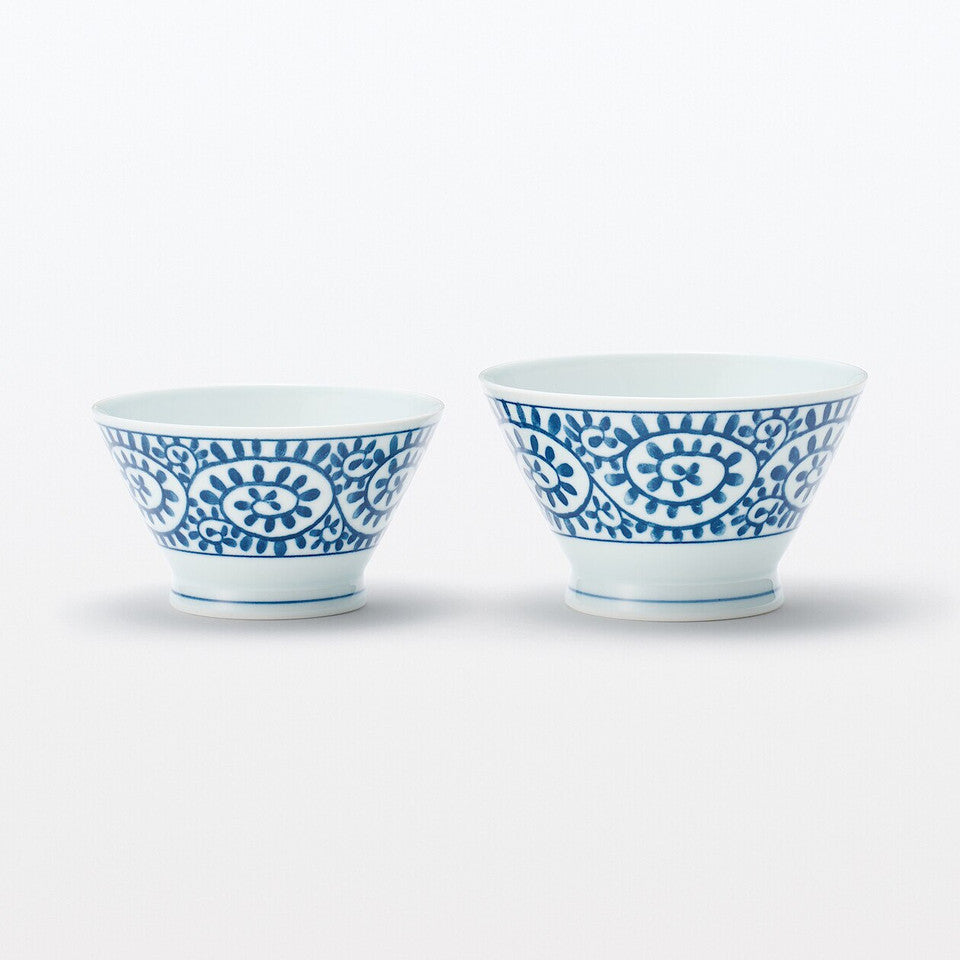 Hasami Ware Porcelain Rice Bowl ‐ Arabesque Pattern
