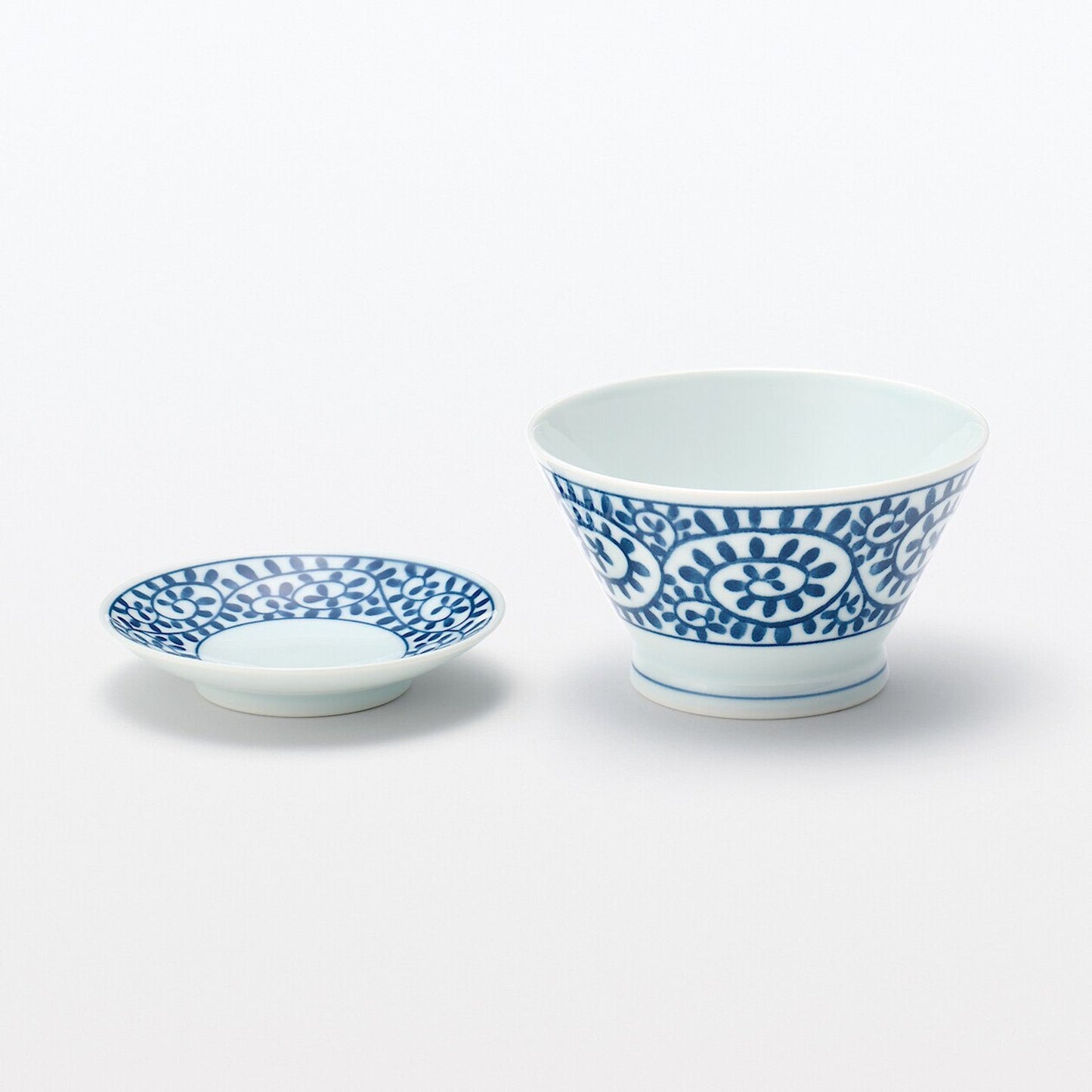 Hasami Ware Porcelain Rice Bowl ‐ Arabesque Pattern