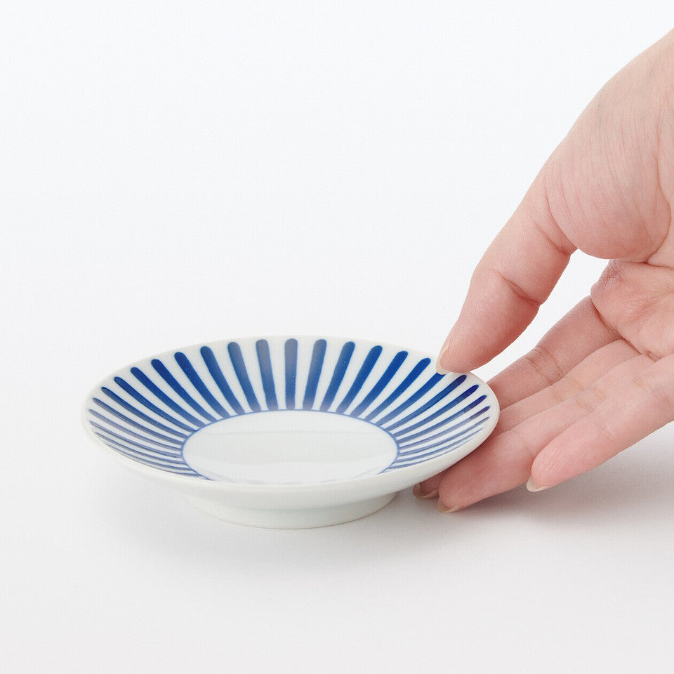 Hasami Ware Porcelain Plate‐ Fan Stripe