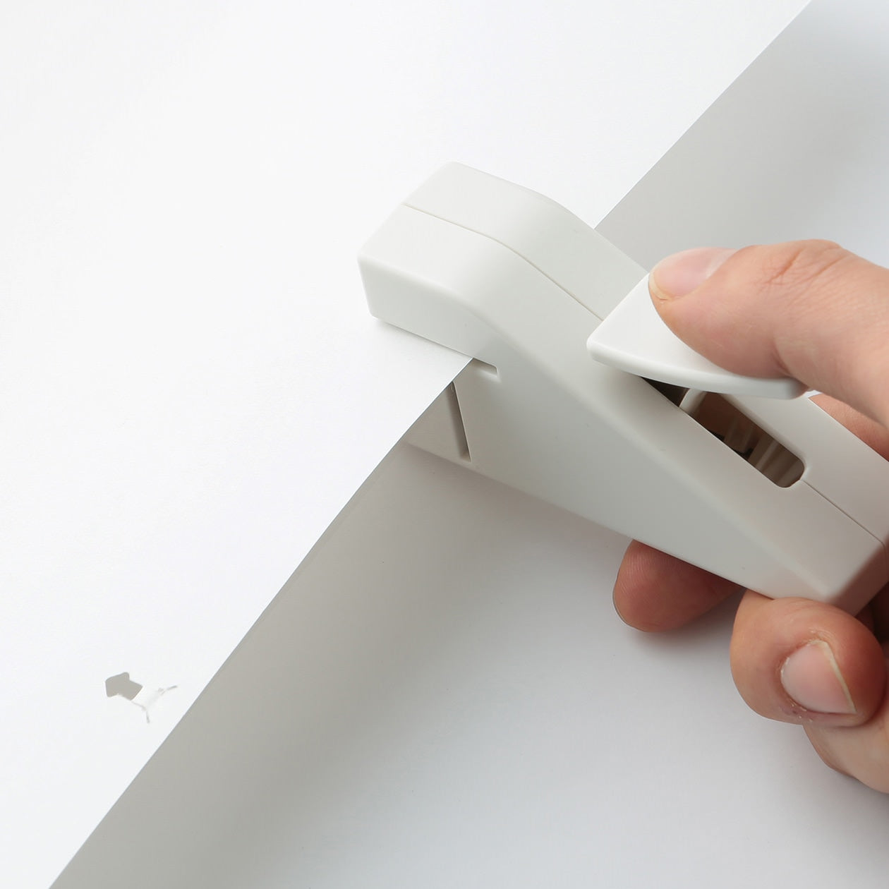 STAPLER WITHOUT STAPLES