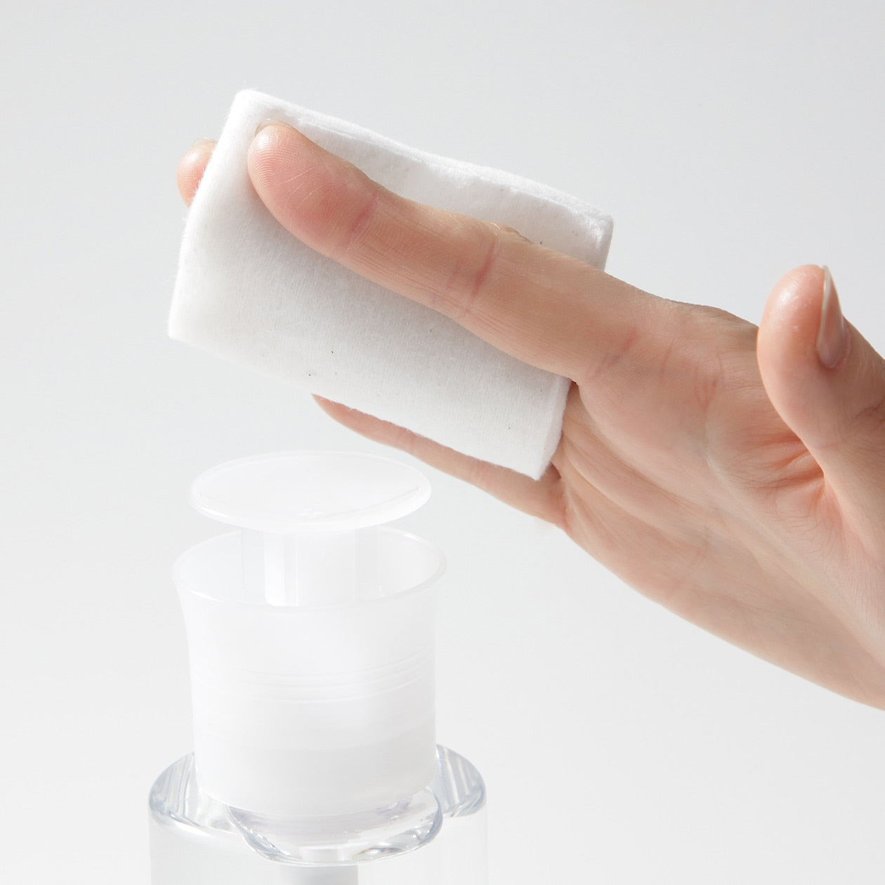 Bottle Head ‐ Pump Dispenser