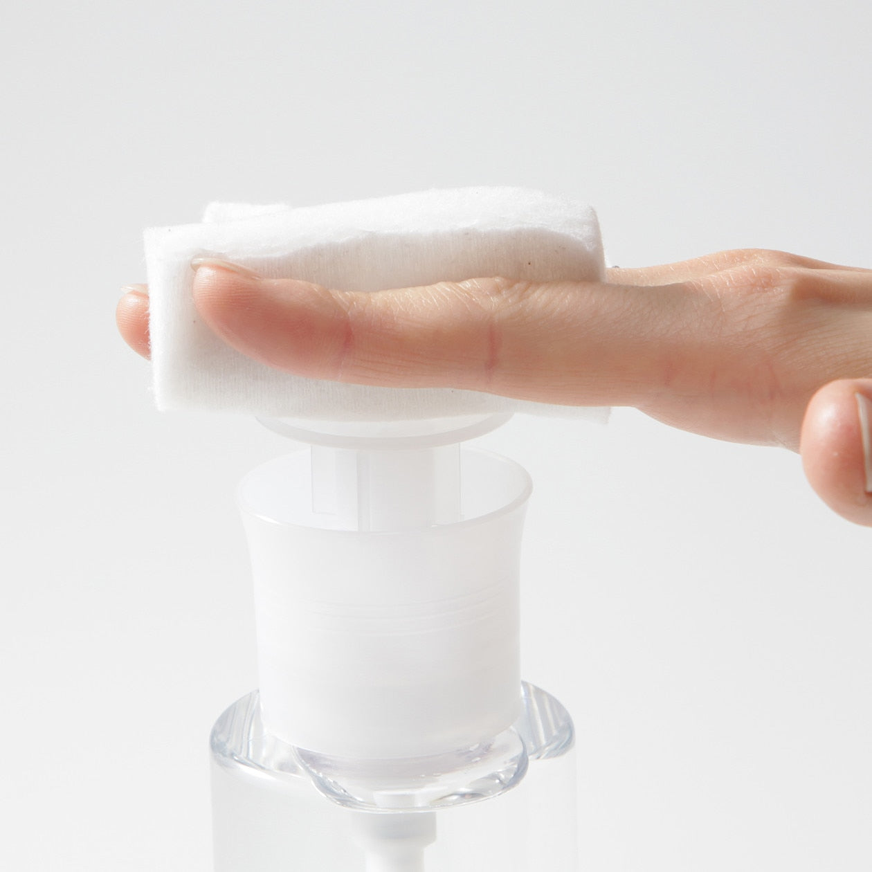 Bottle Head ‐ Pump Dispenser