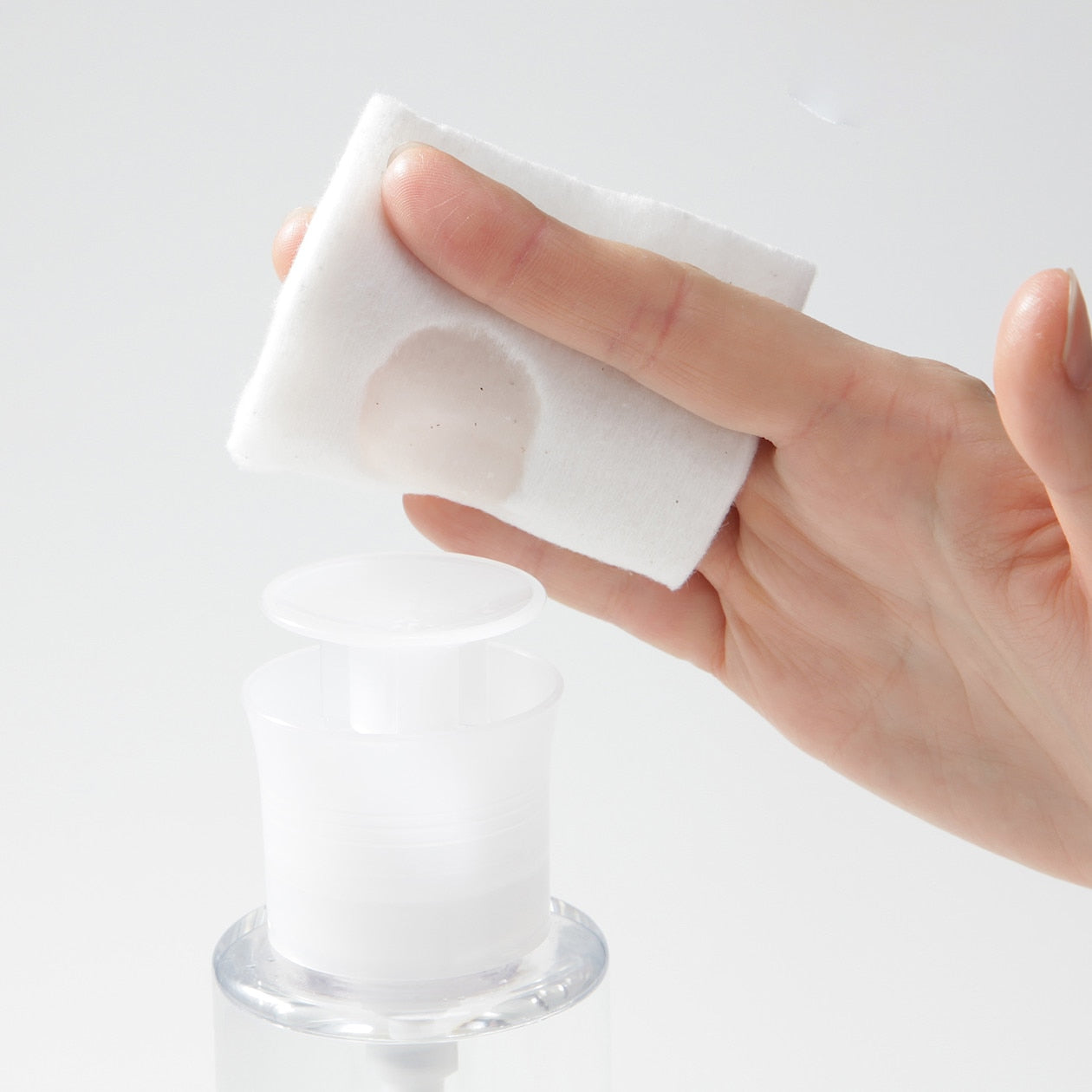 Bottle Head ‐ Pump Dispenser